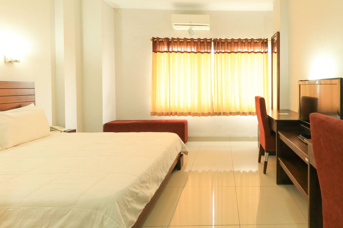 Quarto casal | 1 quarto, escrivaninha, Wi-Fi de cortesia, roupa de cama