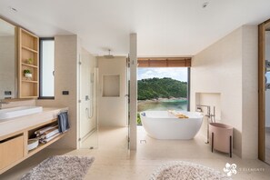 Villa (5 Elements) | Salle de bain | Douche, douche cascade, articles de toilette (gratuits)