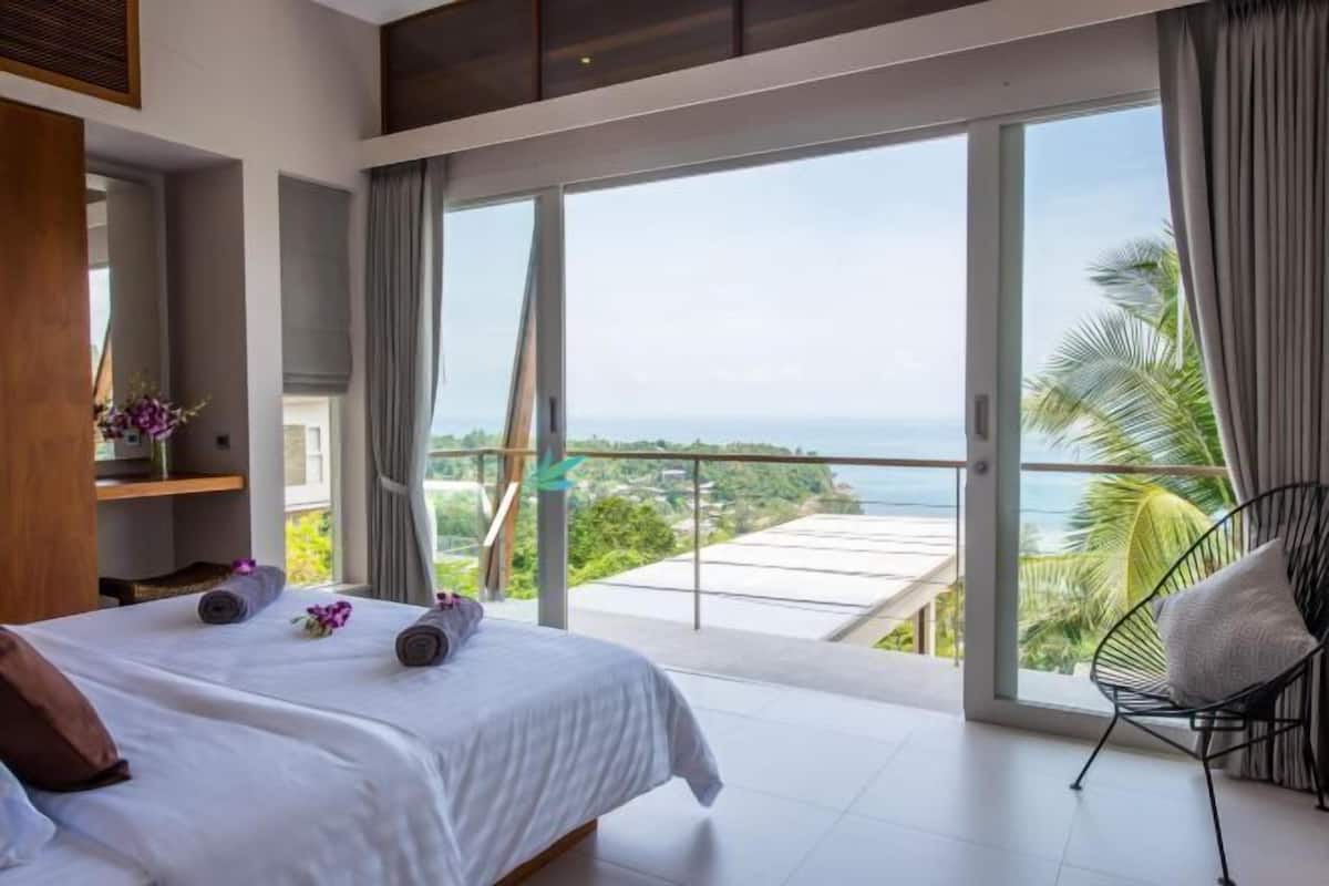 4 bedrooms, in-room safe, individually decorated, individually furnished