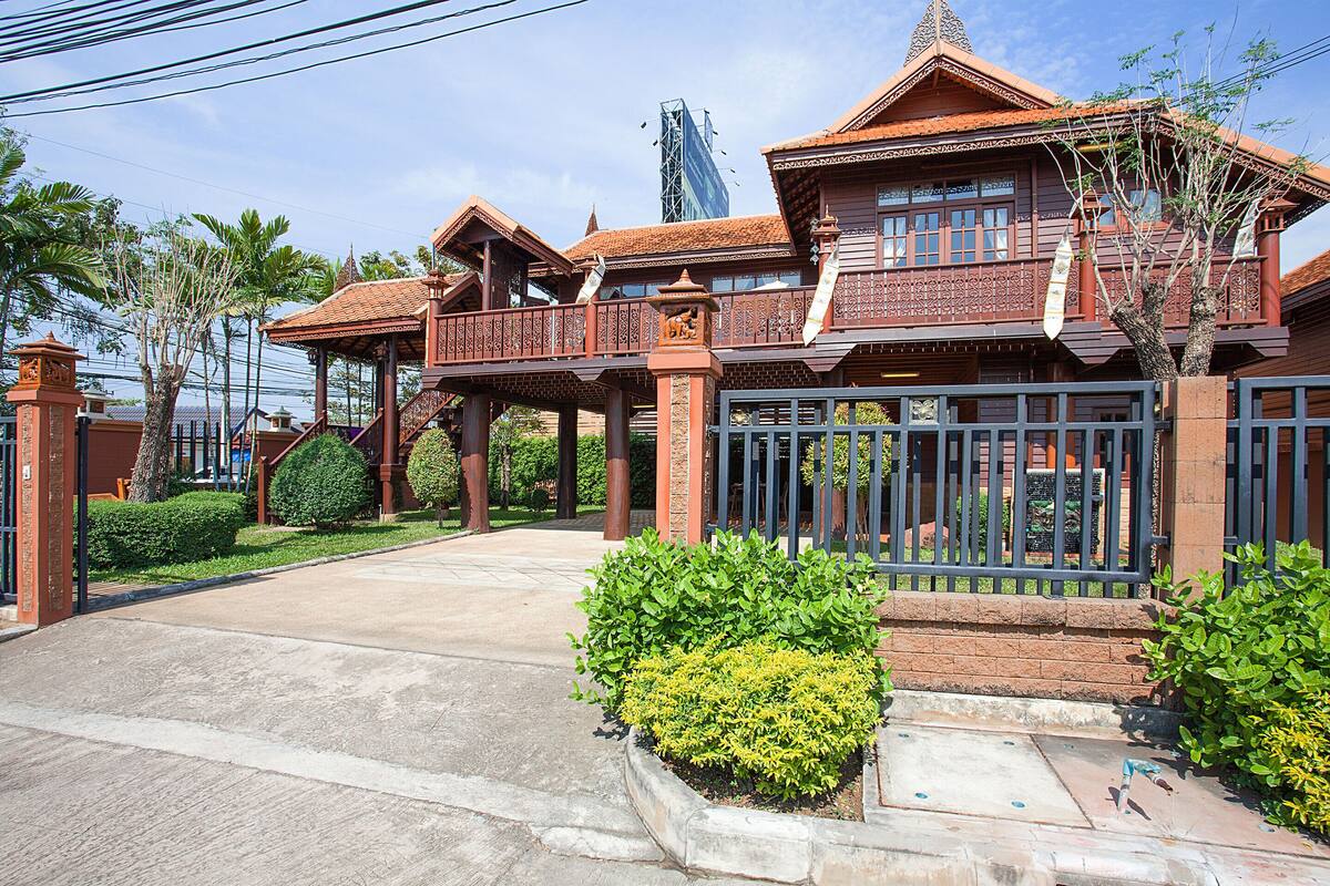 3 King Beds | Pemandangan dari bilik