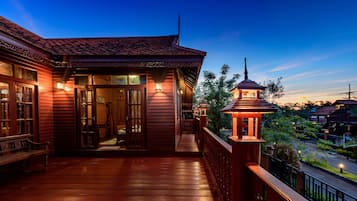 Individually decorated, desk, laptop workspace, blackout curtains