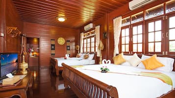 Decoración individual, escritorio, espacio para trabajar con un portátil