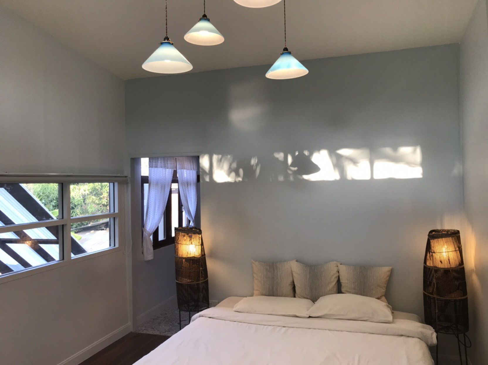 Soundproofing, rollaway beds, free WiFi