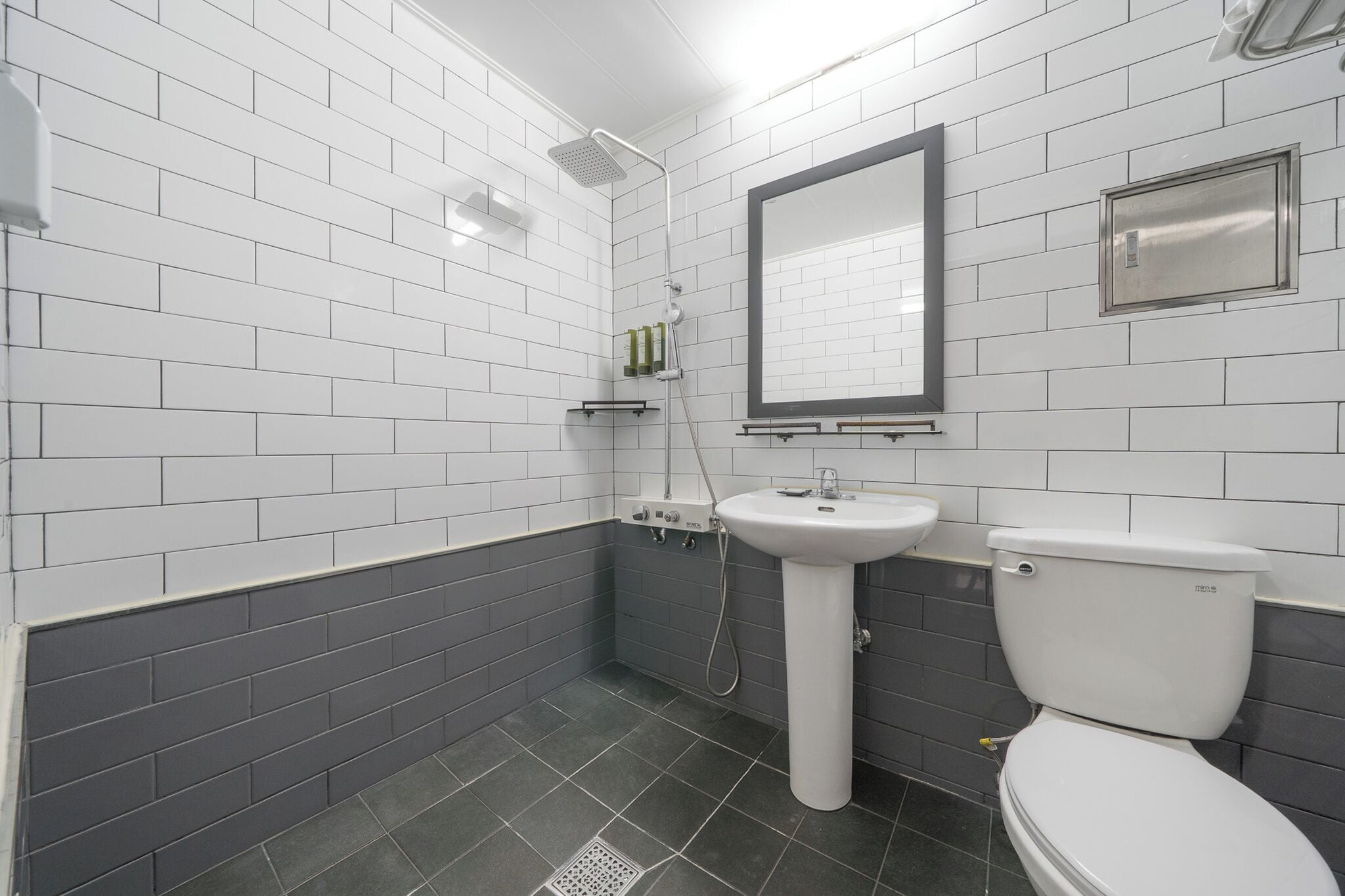 Deluxe Double Room, Ocean View | Bathroom | Shower, free toiletries, hair dryer, bathrobes