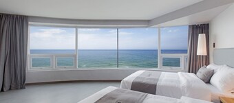 EL Hotel