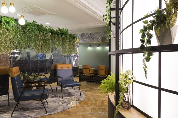 Sala de estar en el lobby