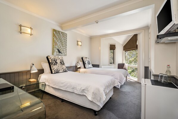 Superior-Doppelzimmer, 1 Schlafzimmer, Bergblick, Bergseite | Hochwertige Bettwaren, Verdunkelungsvorhänge, kostenloses WLAN