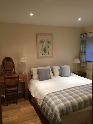 Double Room (King Bed) | Bed sheets - The Courtyard (Perth)