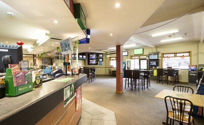 Nightcap at Hume Hotel