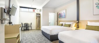 Nightcap at Hume Hotel