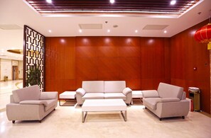 Área de estar no saguão