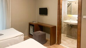 Standard Twin Room | Living area