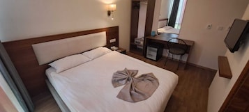 Superior Room | Frette Italian sheets, premium bedding, down comforters