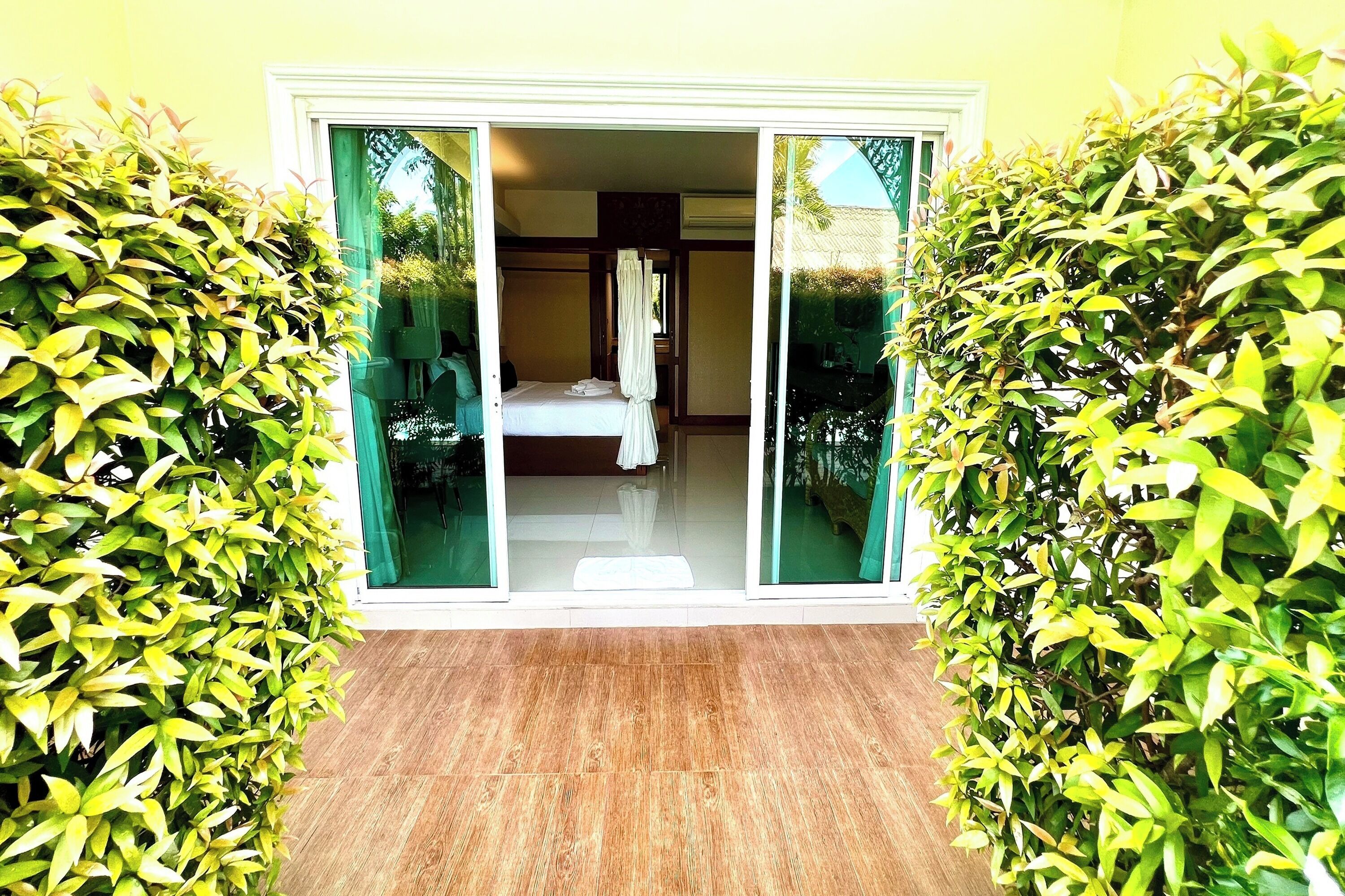 Deluxe Room | Terrace/patio