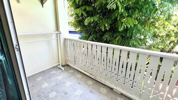 Hiên
