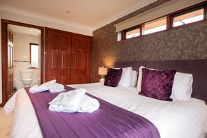 Executive Double or Twin Room, Hill View | Pillow-top beds, desk, blackout curtains, soundproofing - Glede Knowe Guest House (Peebles)