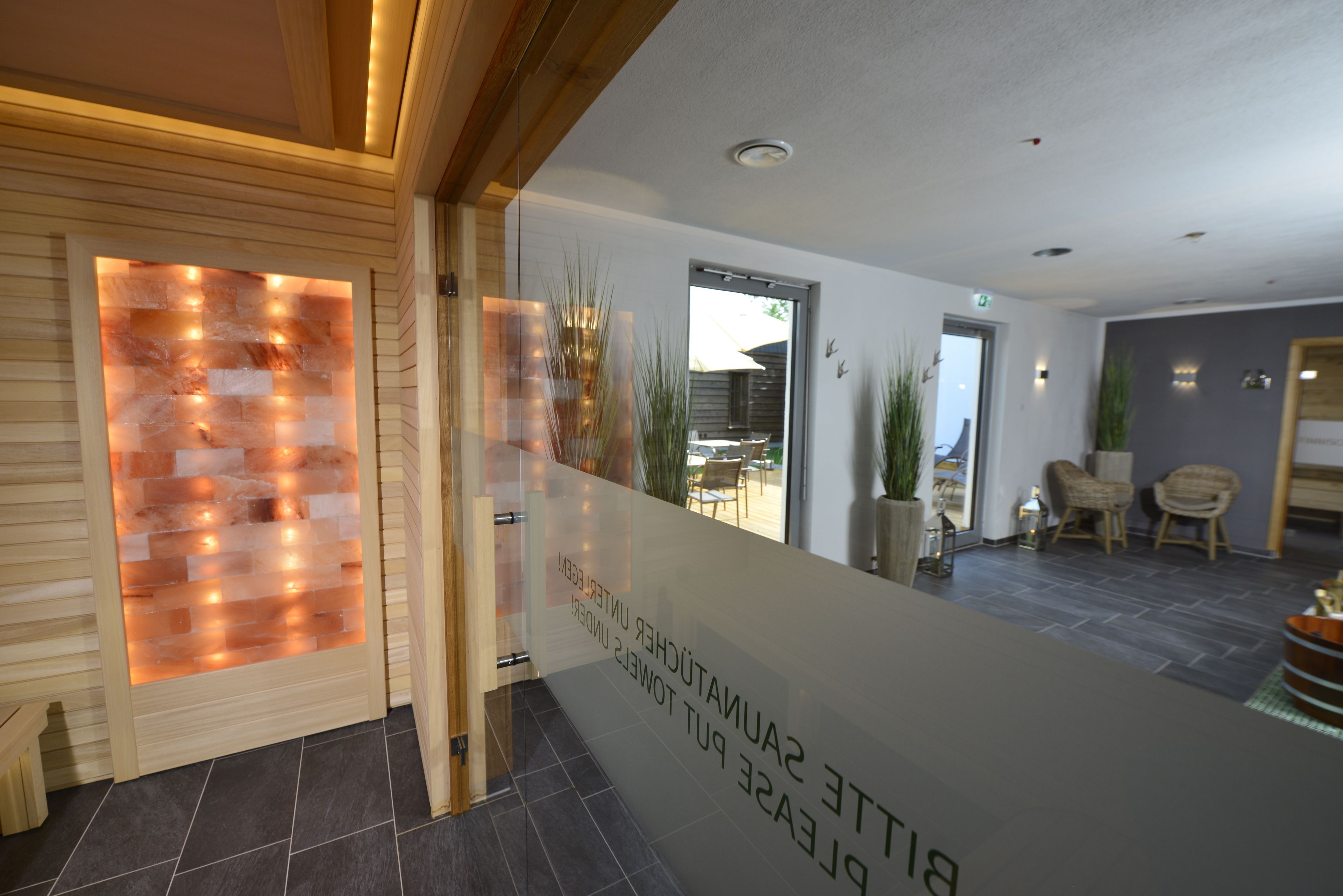 Sauna, Körperbehandlungen, Ganzkörperwickelbehandlung, Körperpeelings