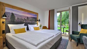 Classic Double Room, 2 Twin Beds, Non Smoking | Premium bedding, minibar, in-room safe, desk