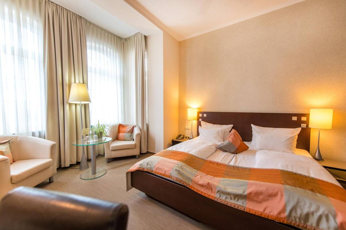 1 bedroom, in-room safe, desk, blackout curtains