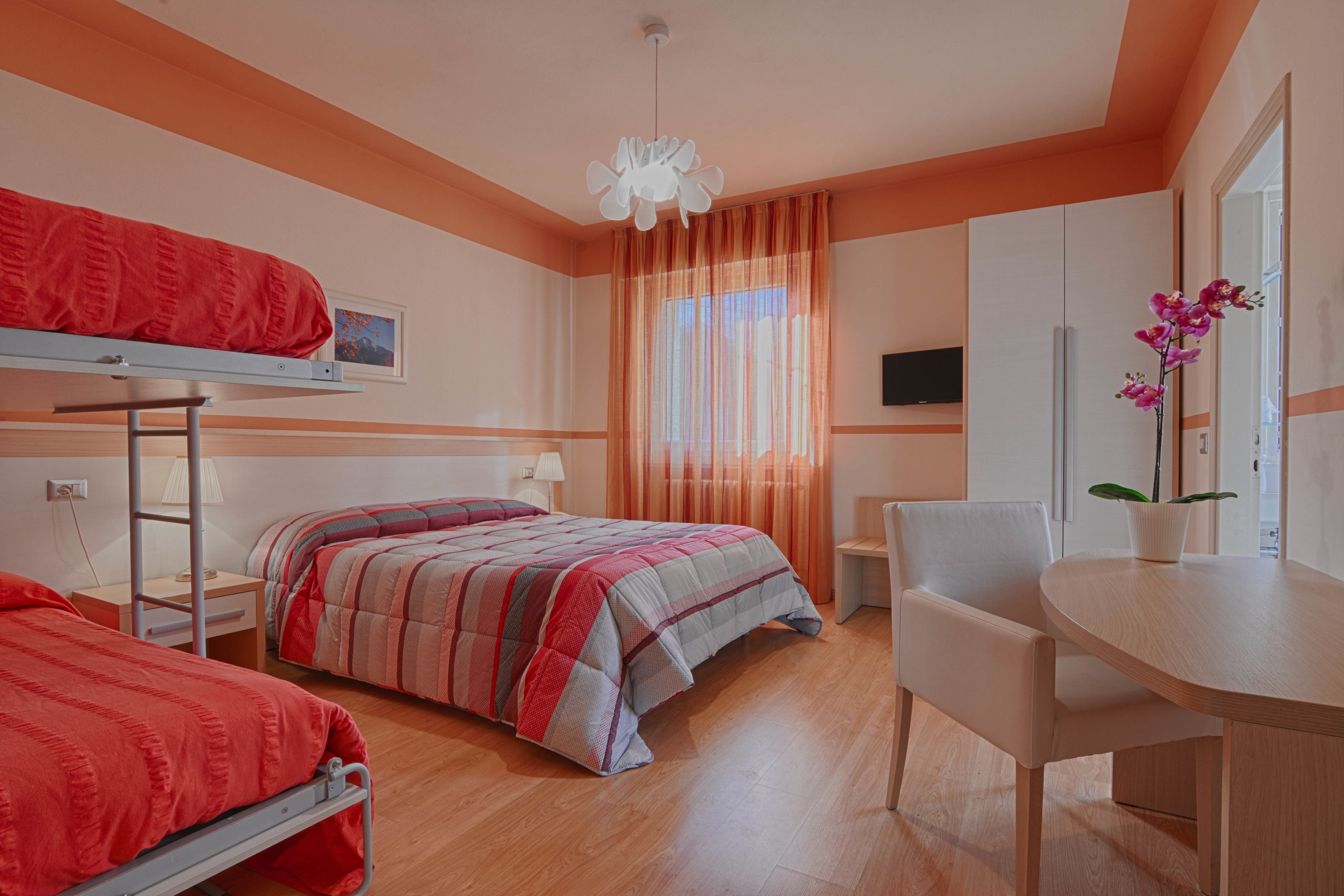 minibar, in-room safe, desk, free wifi