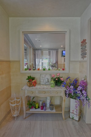 Interior entrance - Hotel Europa (Sorico)