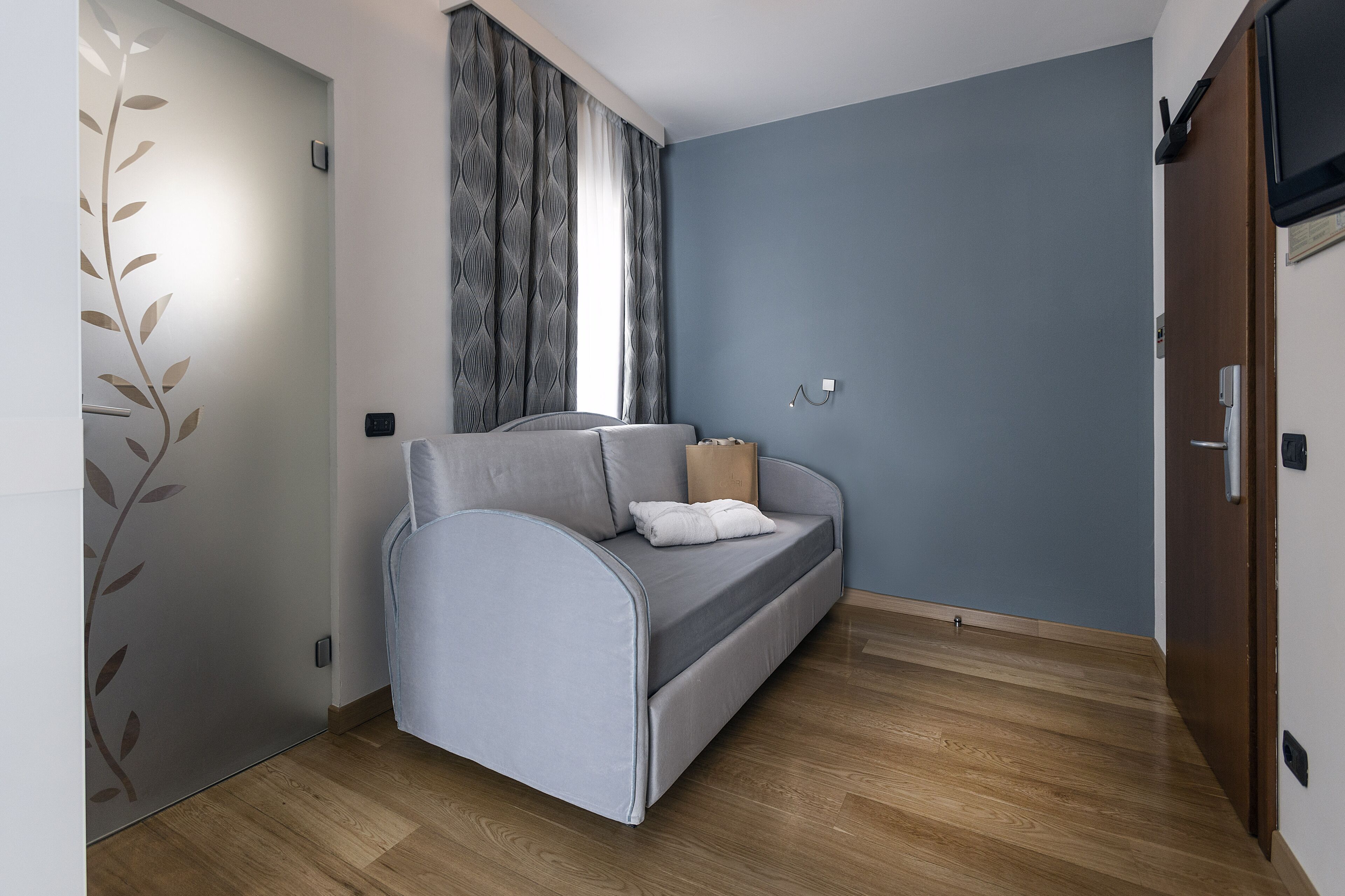 junior suite lago | premium bedding, in-room safe, individually decorated