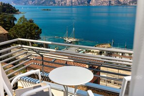 Superior Double Room, Lake View | Terrace/patio - Hotel Capri (Malcesine)
