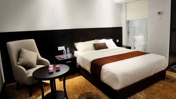 In-room safe, free WiFi, bed sheets