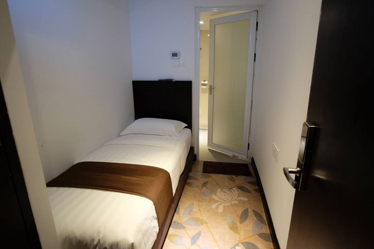 In-room safe, free WiFi, bed sheets