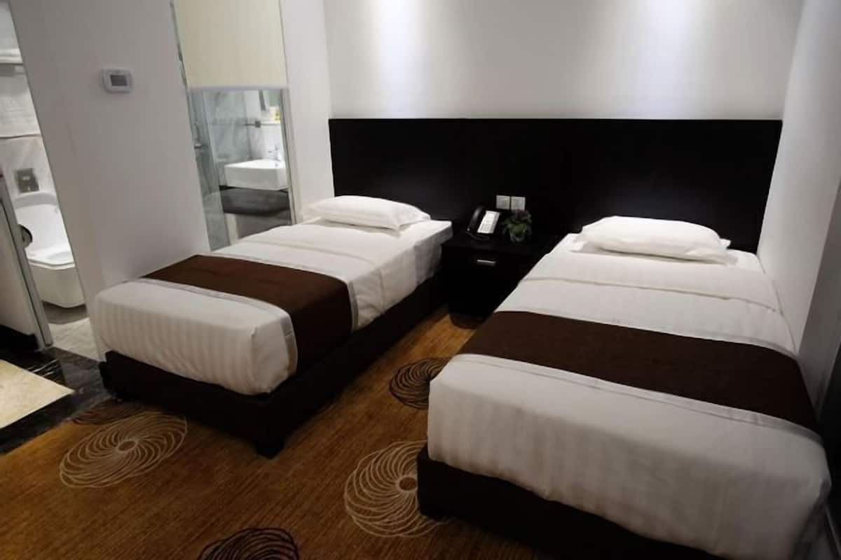 Cofres nos quartos, Wi-Fi de cortesia, roupa de cama