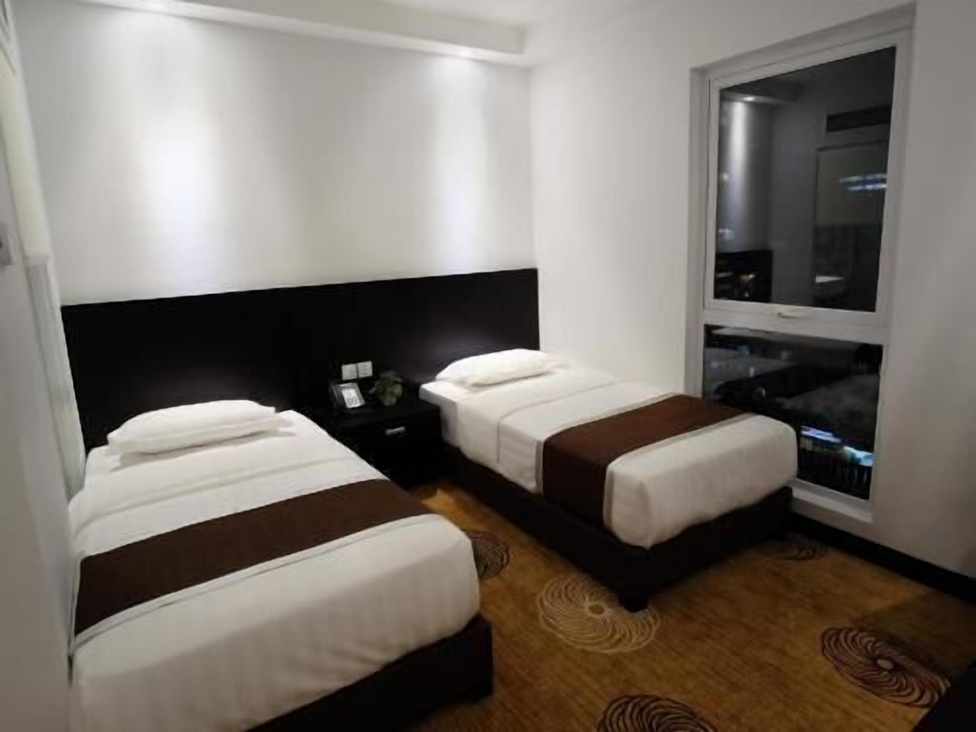 In-room safe, free WiFi, bed sheets