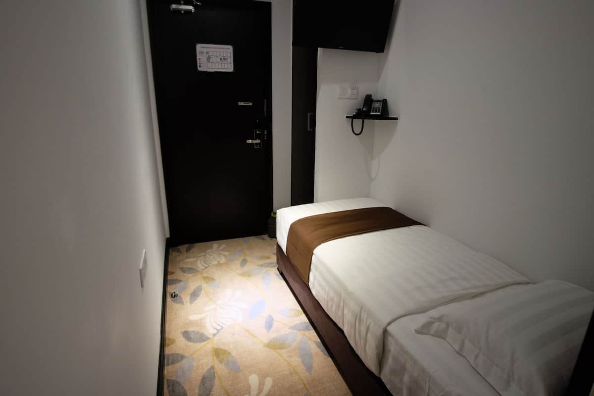 In-room safe, free WiFi, bed sheets