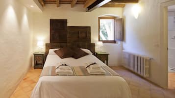 Comfort Double or Twin Room, Ensuite, Mountain View (El Carrilet o La Salut)