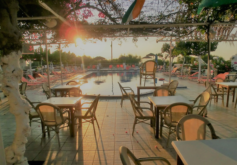 Santorini Camping by null