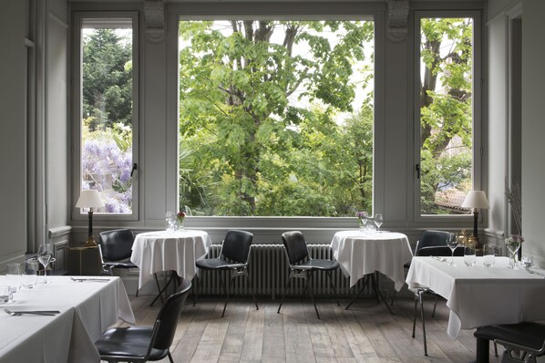 Breakfast, lunch, dinner served; French cuisine - Les Toquées by Benoit Bernard (Lille)