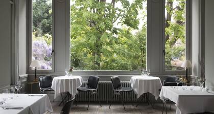 Les Toquées by Benoit Bernard