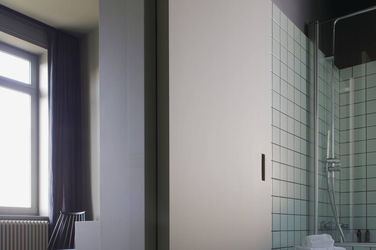 Ropa de cama de alta calidad, minibar y cunas 