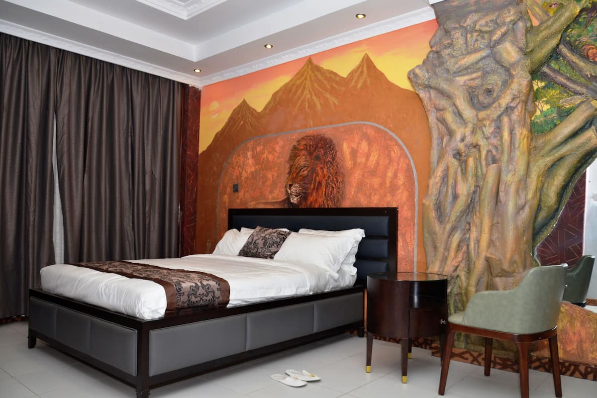 Design Room (Safari) | Premium bedding, in-room safe, desk, blackout drapes