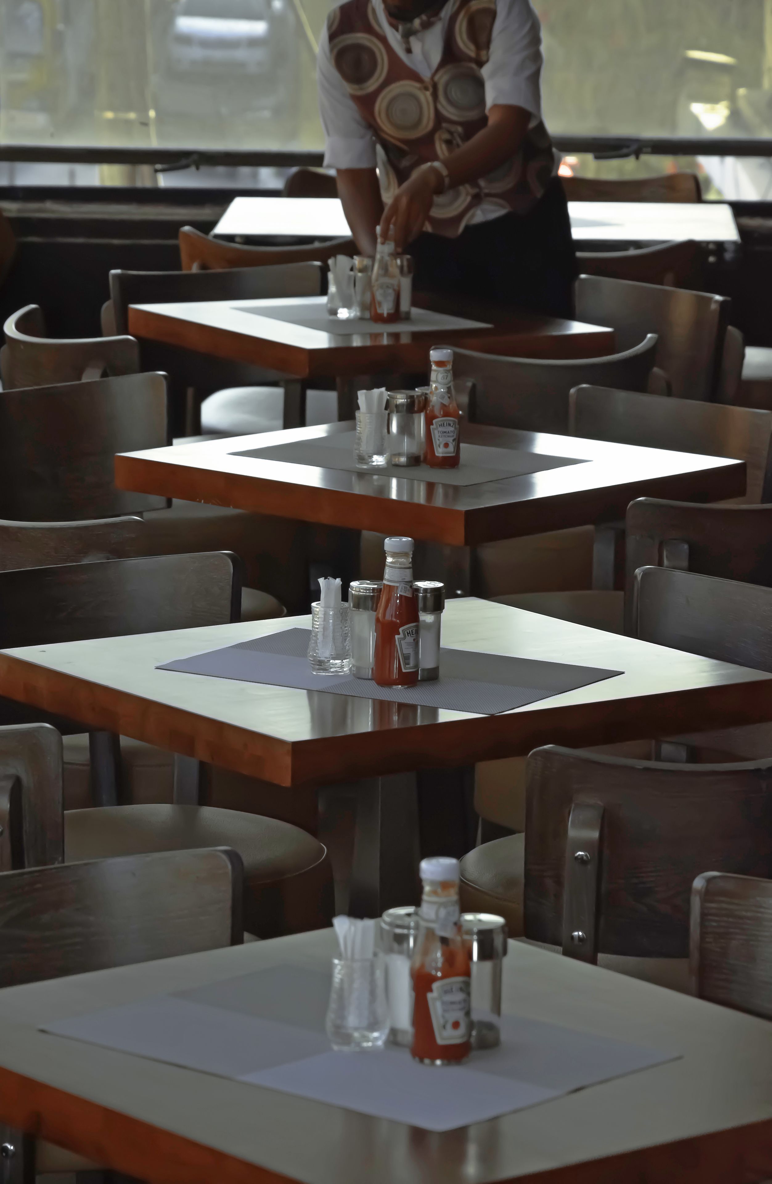 Breakfast, lunch, dinner served; international cuisine 