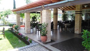 Se sirven desayunos, almuerzos y cenas