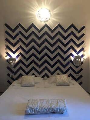 Suite – junior, massasjebadekar, sjøutsikt | Italienske Frette-laken, sengetøy av topp kvalitet og wi-fi (inkludert)