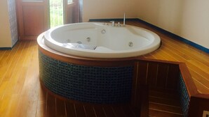 Deluxe Suite, Jetted Tub, Sea View | Room amenity - Moo Suite Deluxe (Vietri sul Mare)