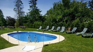 Outdoor pool, sun loungers