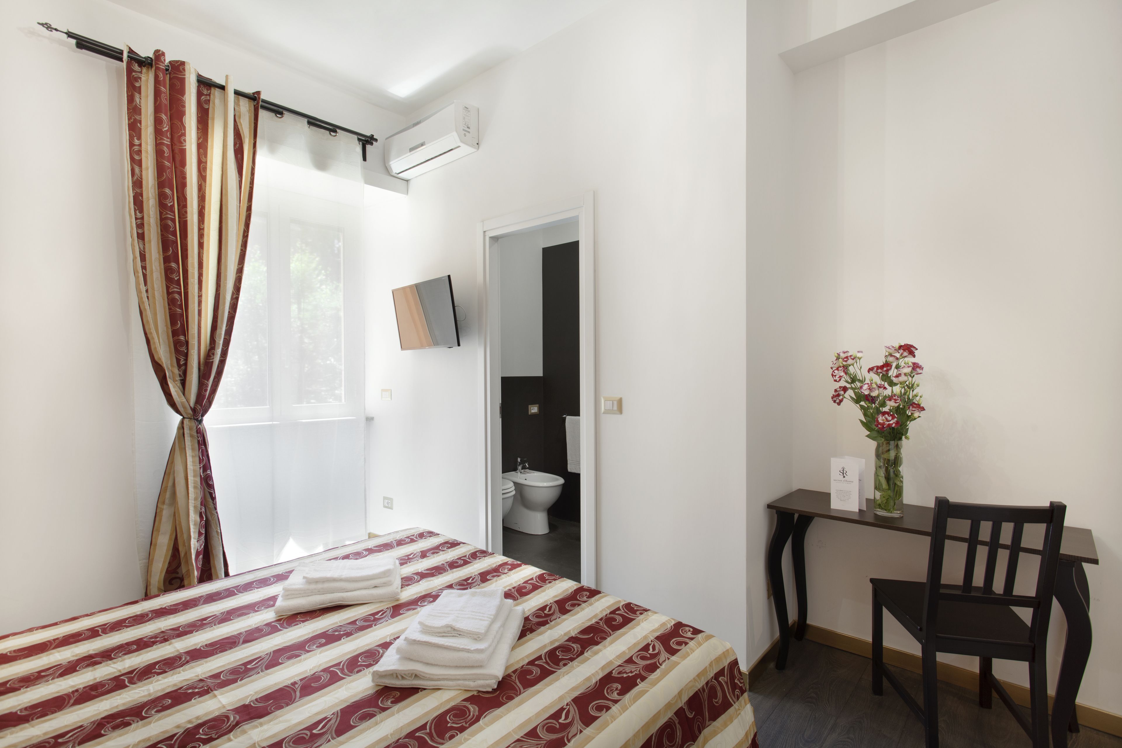 Photo - Secret Rhome