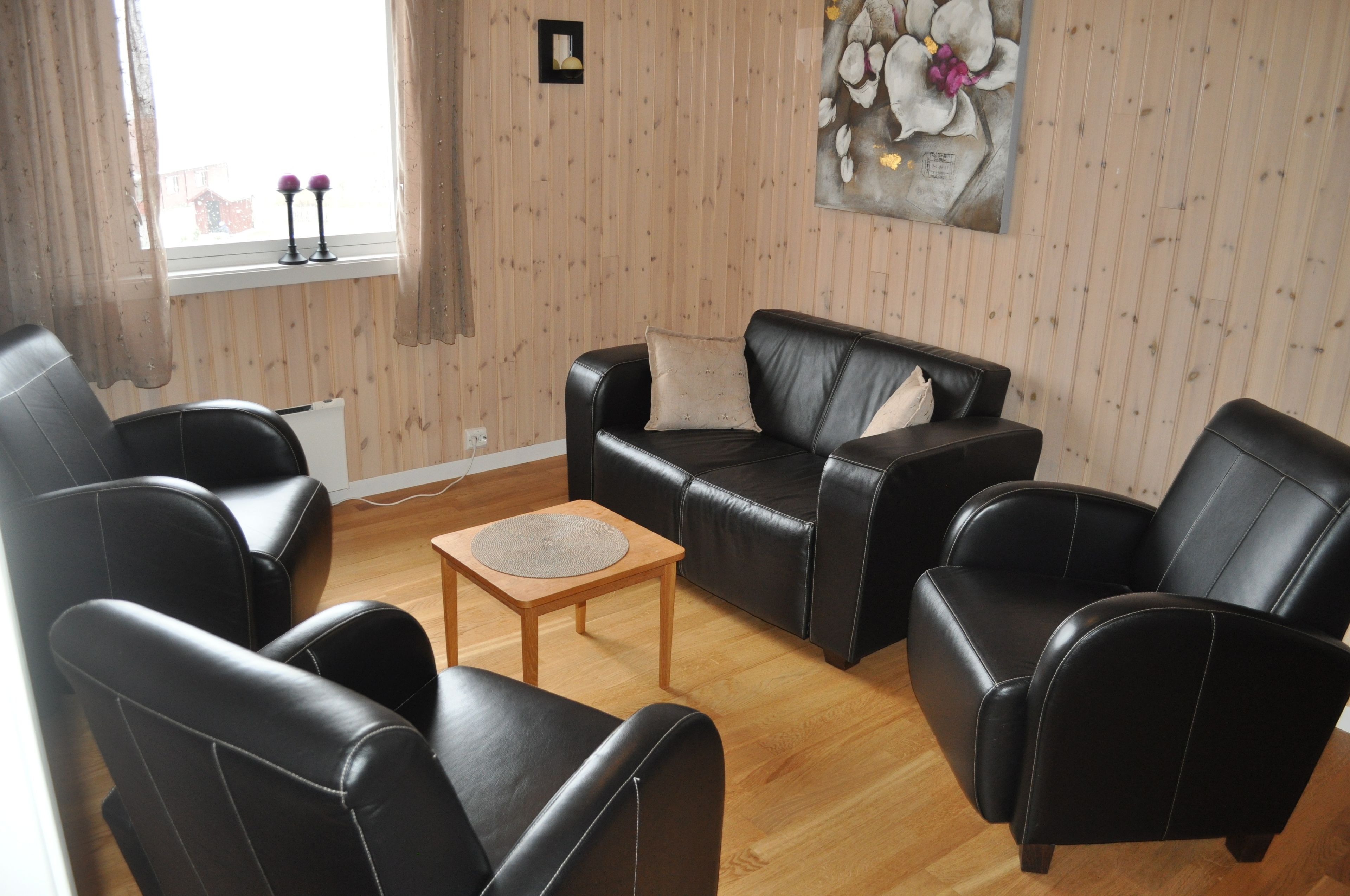 Deluxe Suite, Private Bathroom, Ocean View (Suite 5) | Living room