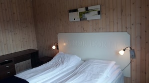Deluxe Suite, Private Bathroom, Ocean View (Suite 5) | Premium bedding, pillowtop beds, individually decorated - Terråk Gjestegård (Bindal)