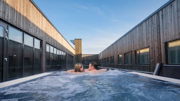 Sauna, poreallas, höyrysauna, turkkilainen sauna, vartalohoitoja
