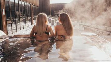 Sauna, hot tub, steam room, Turkish bath, body treatments, hydrotherapy