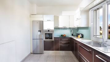 Superior Villa, 3 Bedrooms, Private Pool | Private kitchen | Full-size fridge, microwave, oven, stovetop