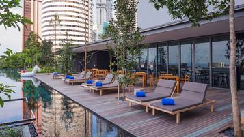 Sun deck